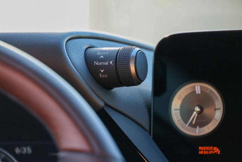 2025 Lexus ES 350 Luxury