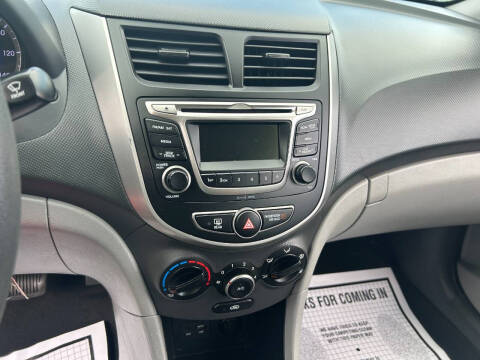 2017 Hyundai Accent SE