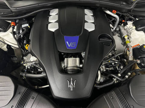 2022 Maserati Quattroporte Modena Q4