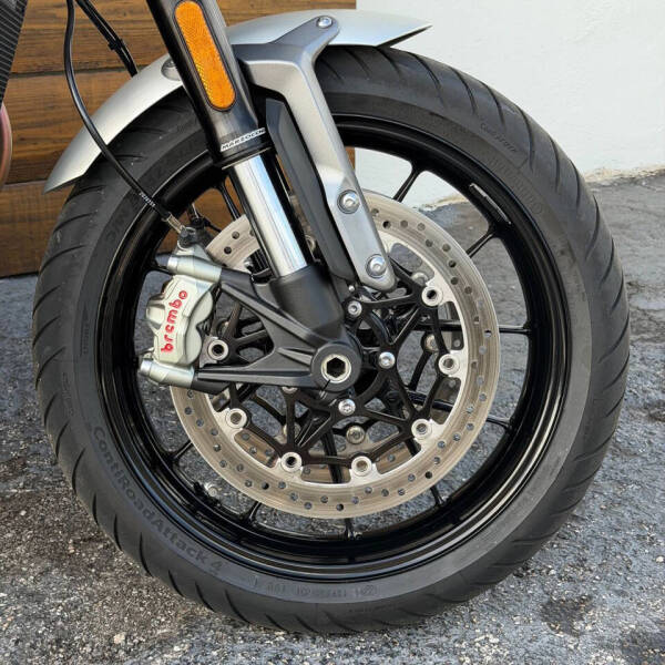 2023 Triumph Speed Twin 1200