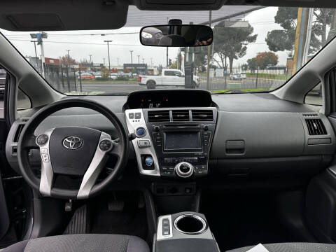 2012 Toyota Prius v Three