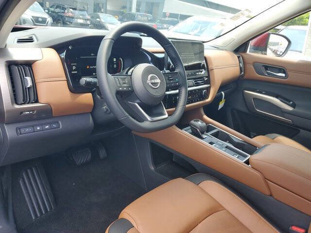 2025 Nissan Pathfinder Platinum