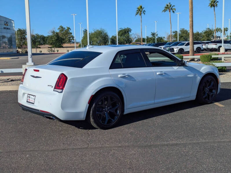 2022 Chrysler 300 S V6