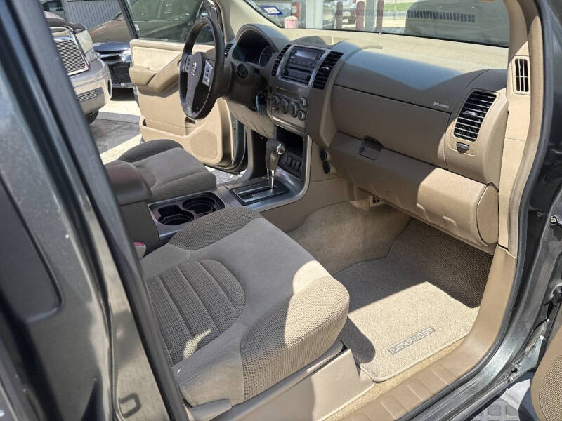 2005 Nissan Pathfinder SE