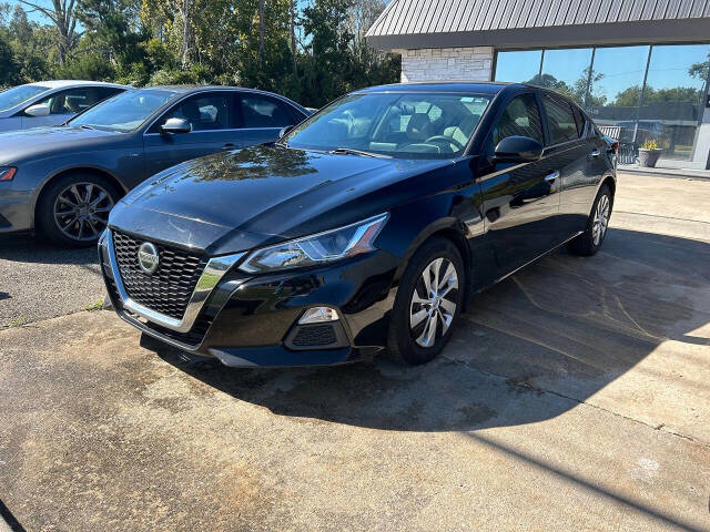 2019 Nissan Altima for sale at BARRETT & SONS in Milledgeville, GA