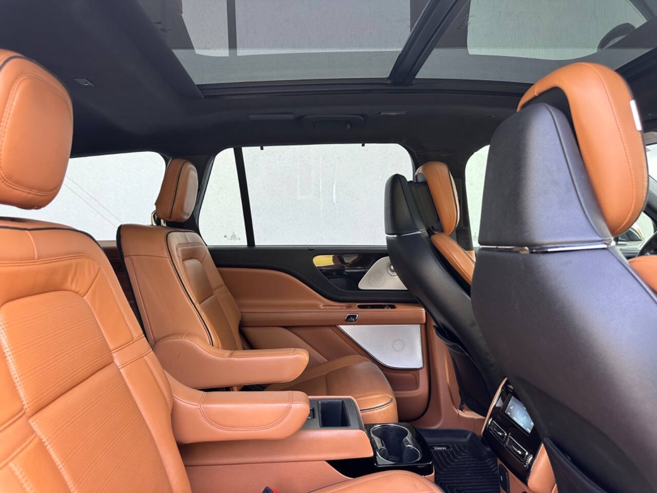 2020 Lincoln Aviator for sale at Phoenix Motor Co in Romulus, MI