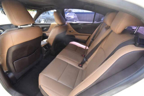 2021 Lexus ES 300h