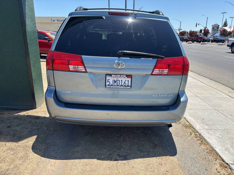 2004 Toyota Sienna LE 7 Passenger