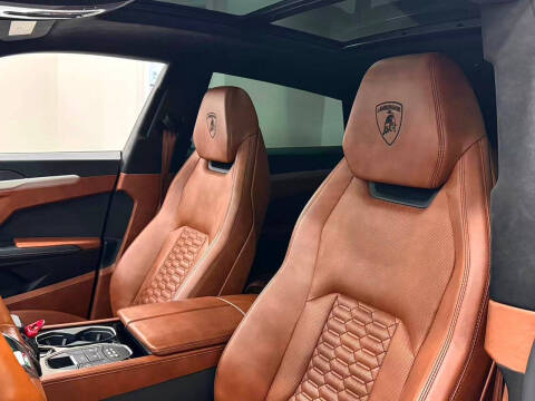 2020 Lamborghini Urus