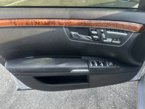 2009 Mercedes-Benz S-Class S 550 4MATIC