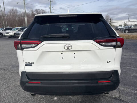 2019 Toyota RAV4 LE