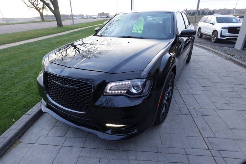 2023 Chrysler 300 Touring L