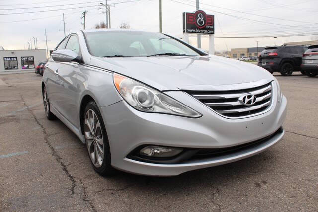 Hyundai Sonata's photo