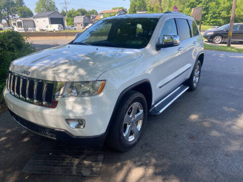 2013 Jeep Grand Cherokee for sale at GALANTE AUTO SALES LLC in Aston PA