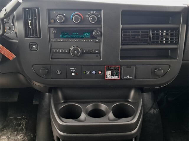 2025 Chevrolet Express 3500