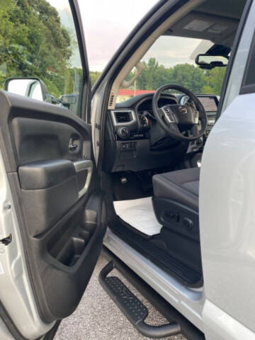 2021 Nissan Titan SV