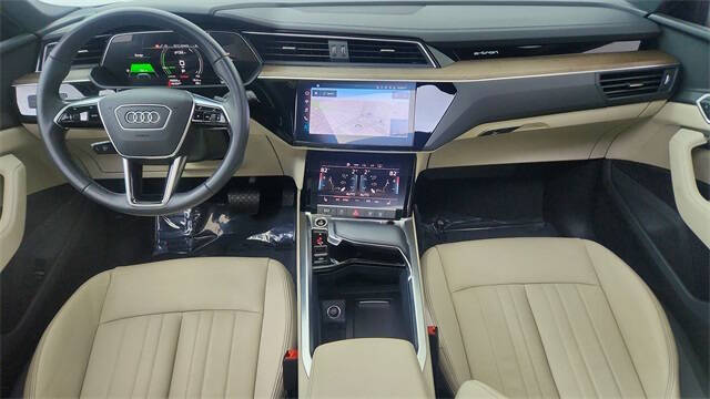 2024 Audi Q8 Sportback e-tron quattro Premium S line