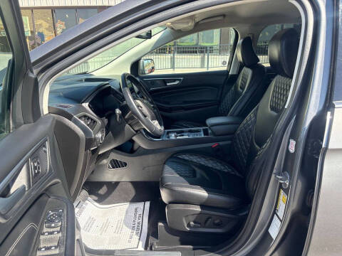 2023 Ford Edge Titanium