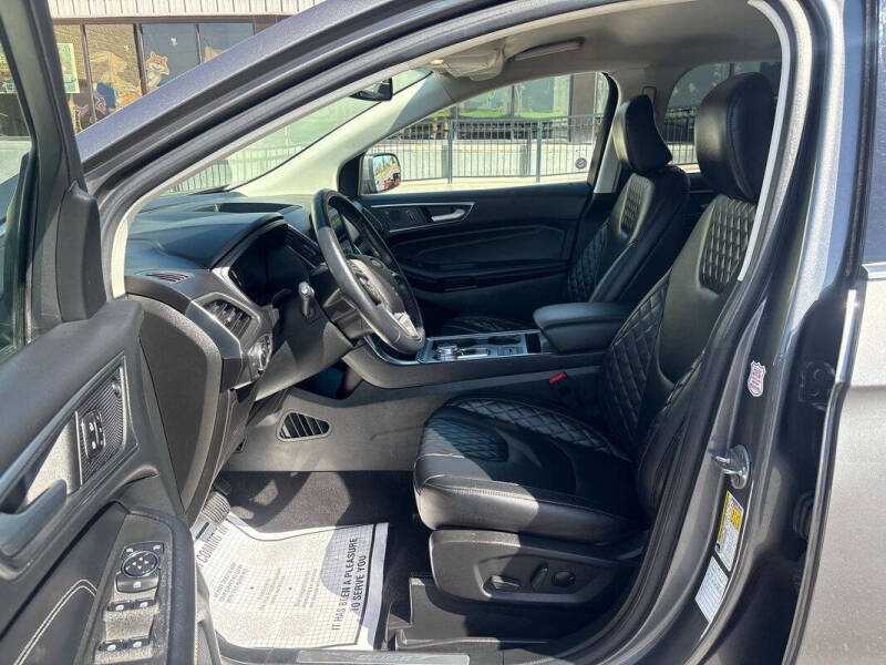 2023 Ford Edge Titanium