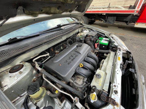 2004 Toyota Corolla LE