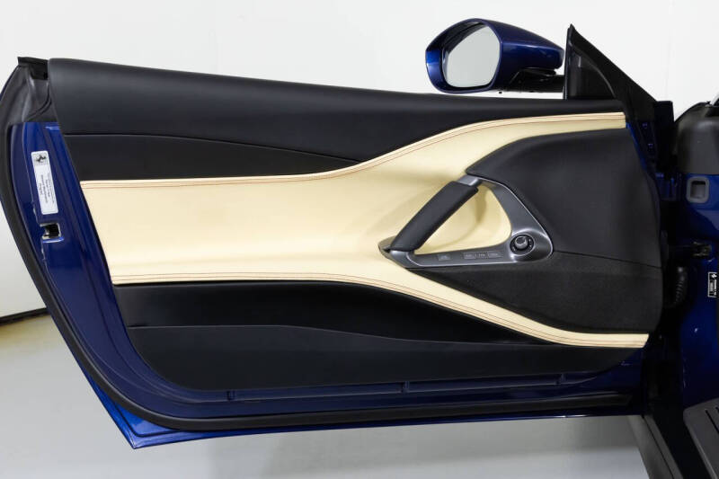 2021 Ferrari 812 GTS