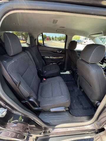 2017 GMC Acadia SLE-2