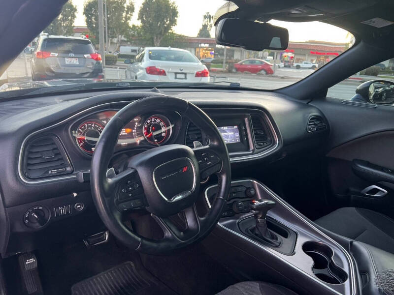 2015 Dodge Challenger SXT
