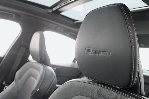 2019 Volvo S60 T6 R-Design