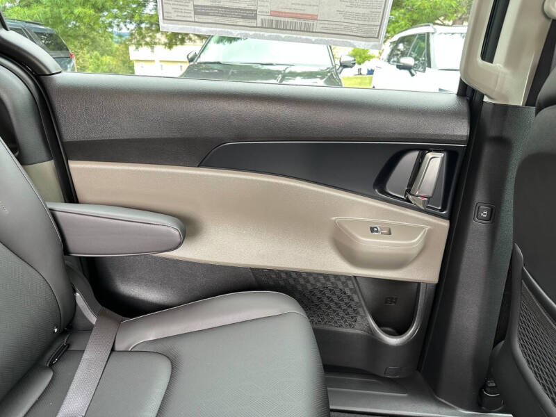 2026 Kia Carnival Hybrid LXS