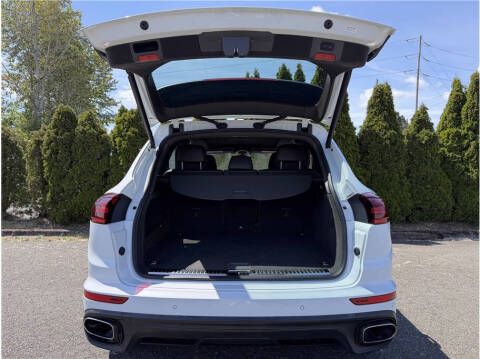 2017 Porsche Cayenne Platinum Edition
