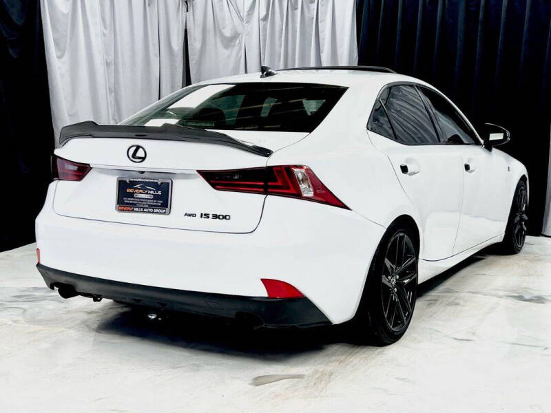 2016 Lexus IS 300