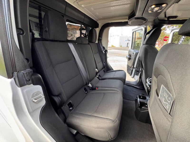 2021 Jeep Gladiator California Edition