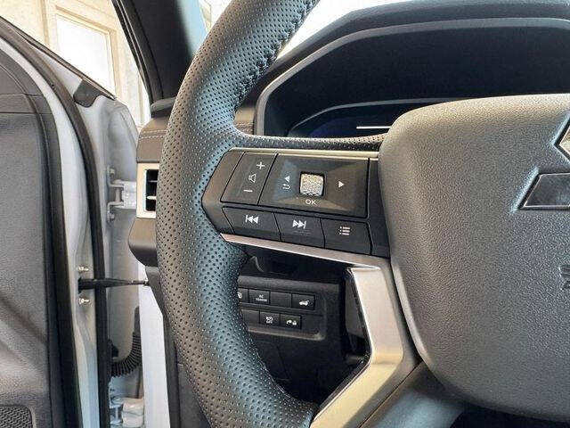 2025 Mitsubishi Outlander PHEV SEL