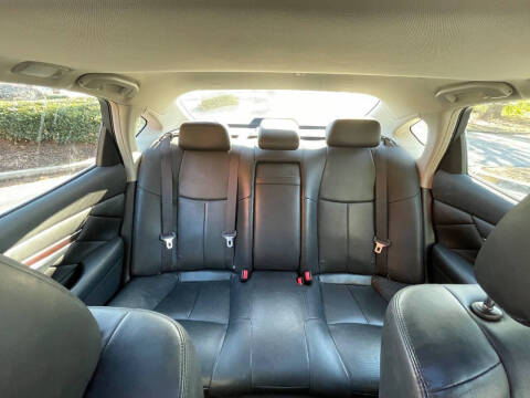 2015 Infiniti Q70 3.7