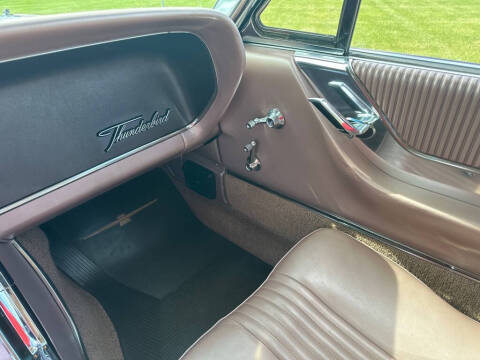 1964 Ford Thunderbird