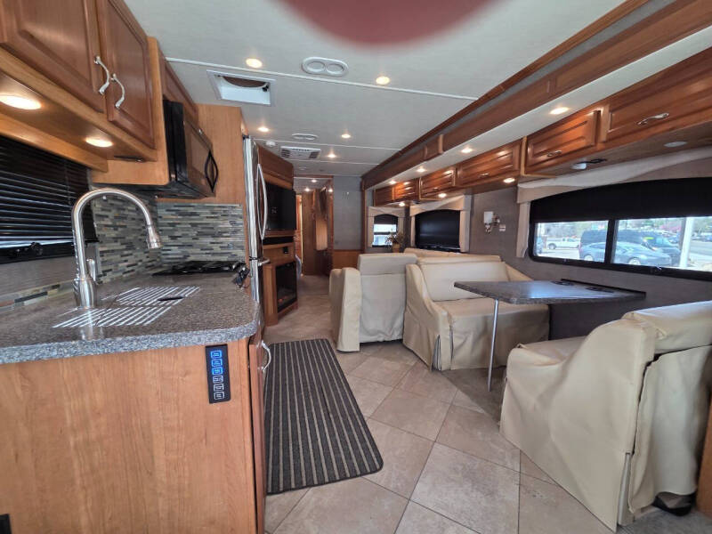 2016 Fleetwood Bounder