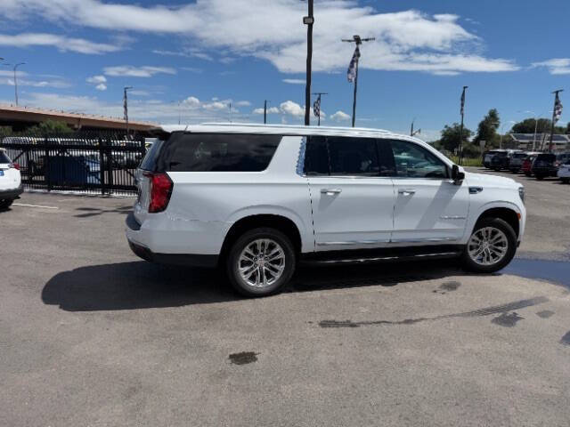 2023 GMC Yukon XL SLT