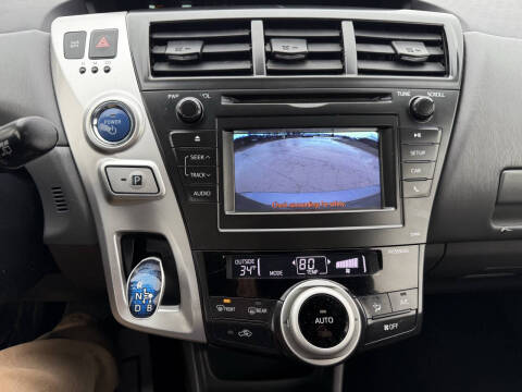 2013 Toyota Prius v Two