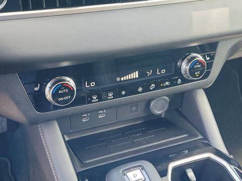 2026 Mitsubishi Outlander LE