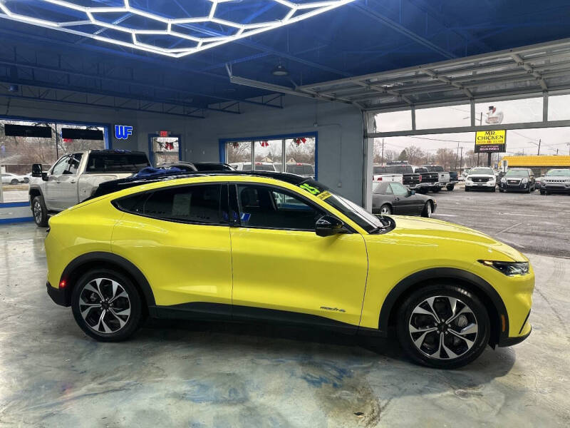 2025 Ford Mustang Mach-E Select