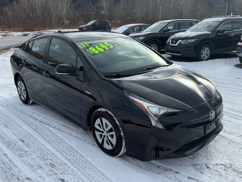 2017 Toyota Prius Two's photo