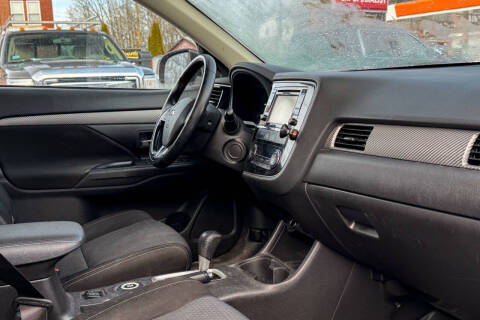 2016 Mitsubishi Outlander SE