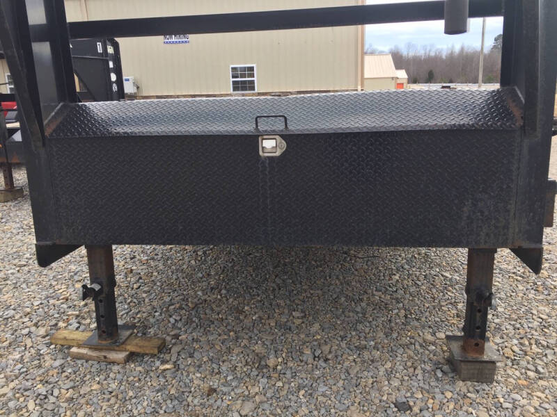 2022 LONG EAST TEXAS TRAILER