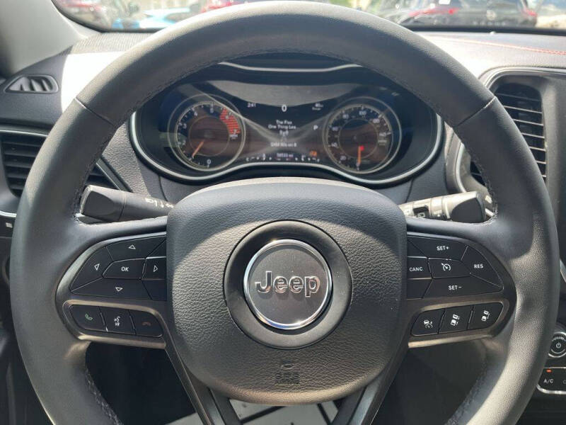 2023 Jeep Cherokee Trailhawk
