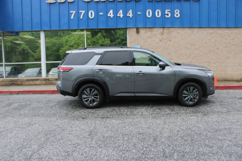 2023 Nissan Pathfinder SV