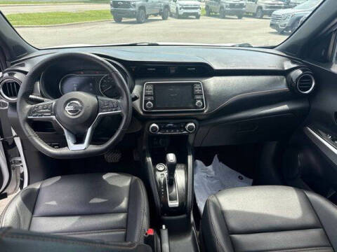 2020 Nissan Kicks SR