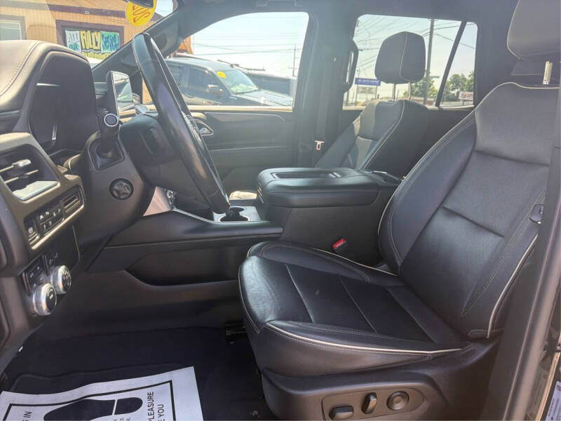 2022 GMC Yukon SLT