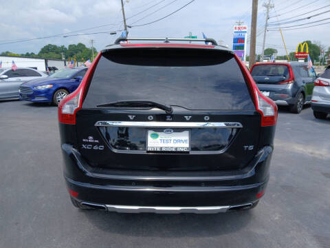 2015 Volvo XC60 T5 Drive-E Platinum