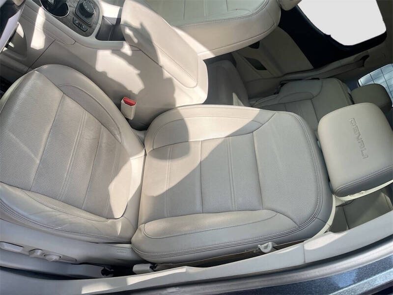 2020 GMC Acadia Denali