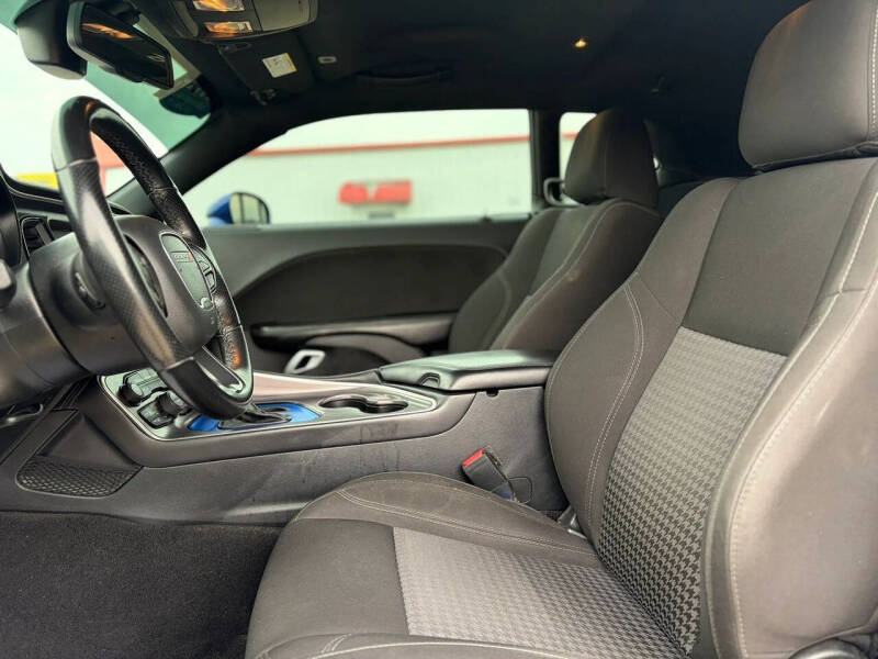 2021 Dodge Challenger SXT